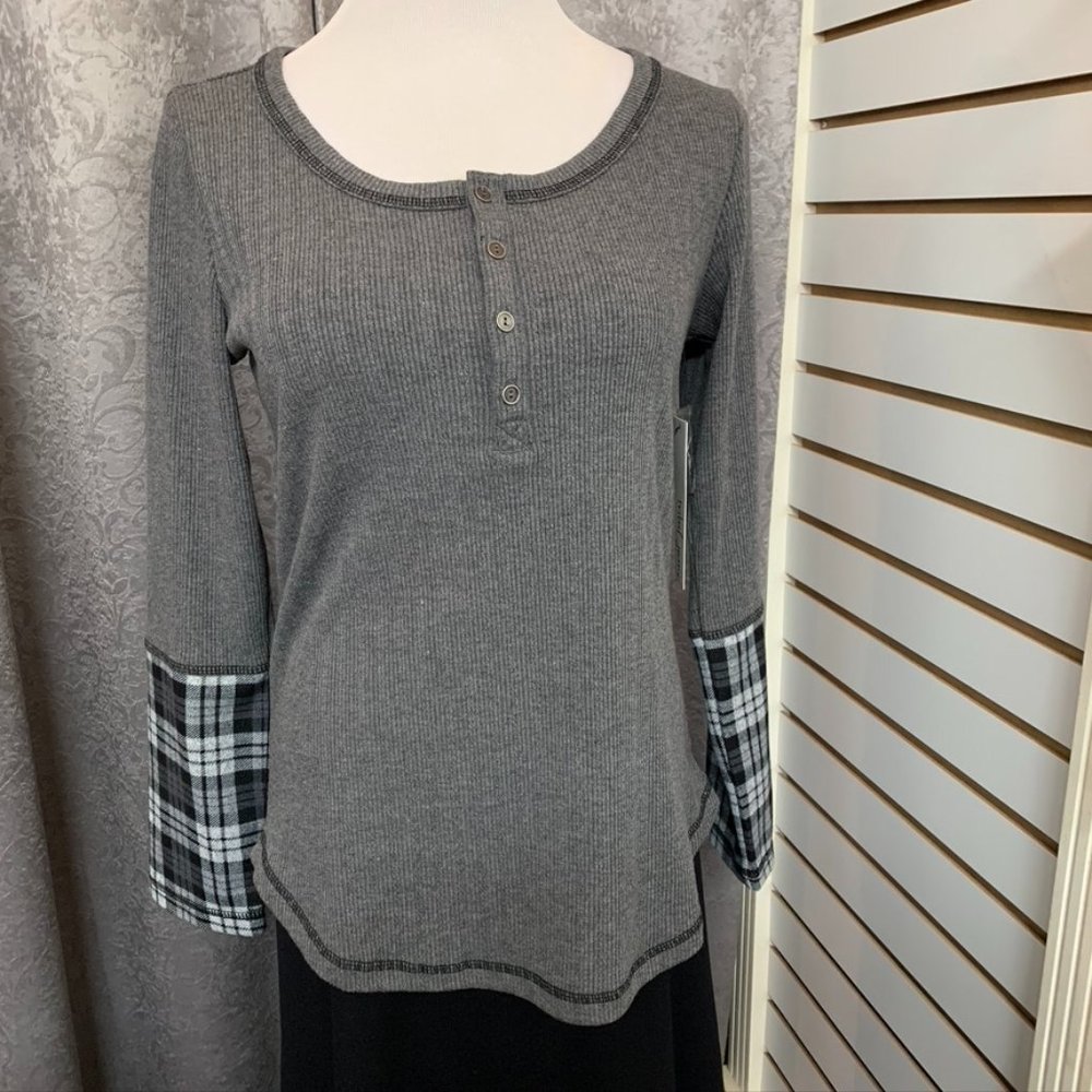 Long Sleeve Henley Knit Top/Buffalo Plaid Sleeve